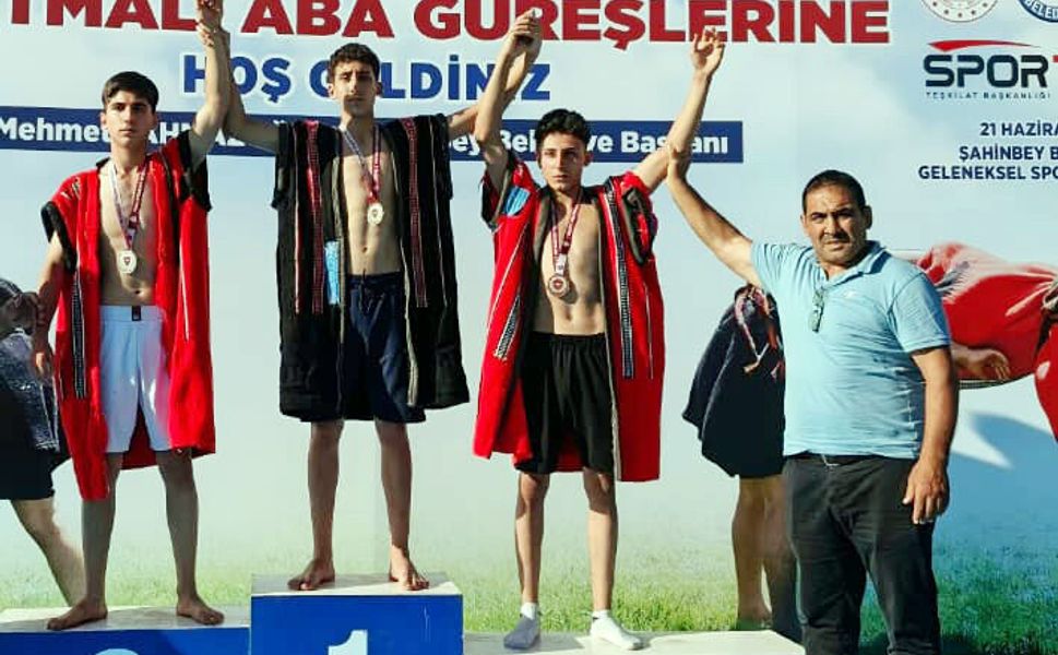 Aba Güreşinde Adana Rüzgarı:  İki Türkiye Şampiyonluğu Birden