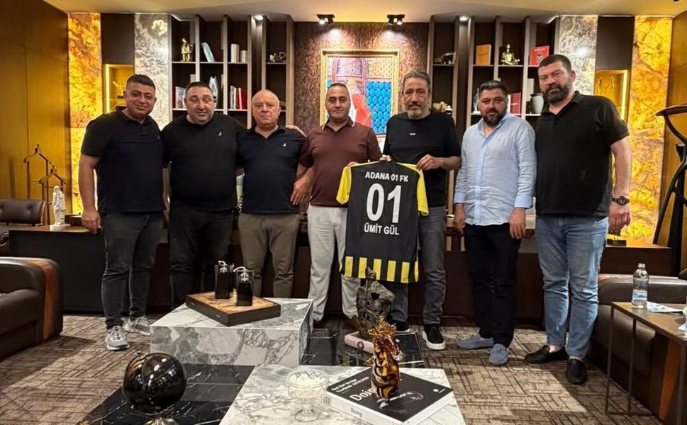 Adana 01 FK'dan İş insanı Ümit Gül'e Forma