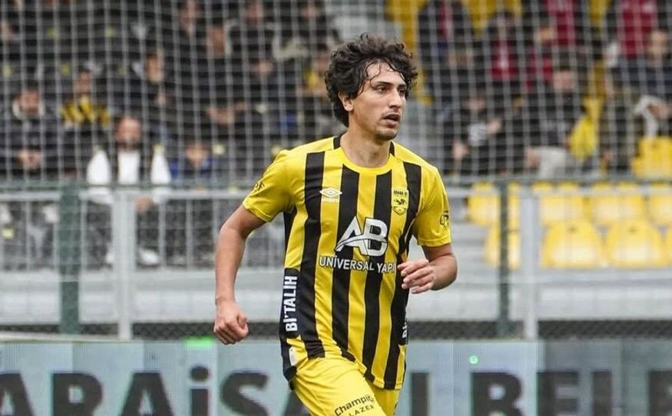 Adana 01 FK'nın Eski Futbolcusu Trabzon'a İmza Attı