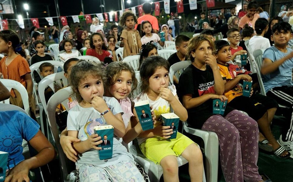 Ceyhan'da Yaz Geceleri Açık Hava Sinemasıyla Renkleniyor
