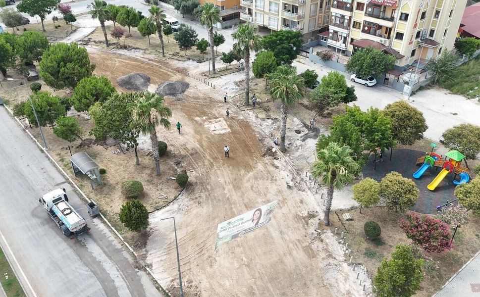 Ceyhan Belediyesi'nden Yeşil Alan Seferberliği: Parklar Baştan Sona Yenileniyor
