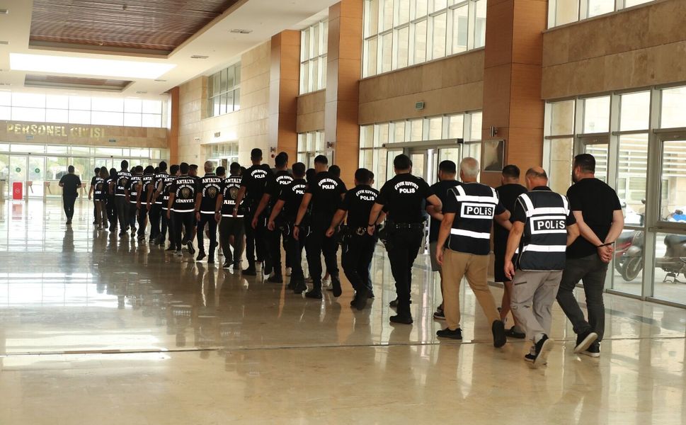 Adana'da Fuhuş Şebekesine 'Son Durak' Operasyonu