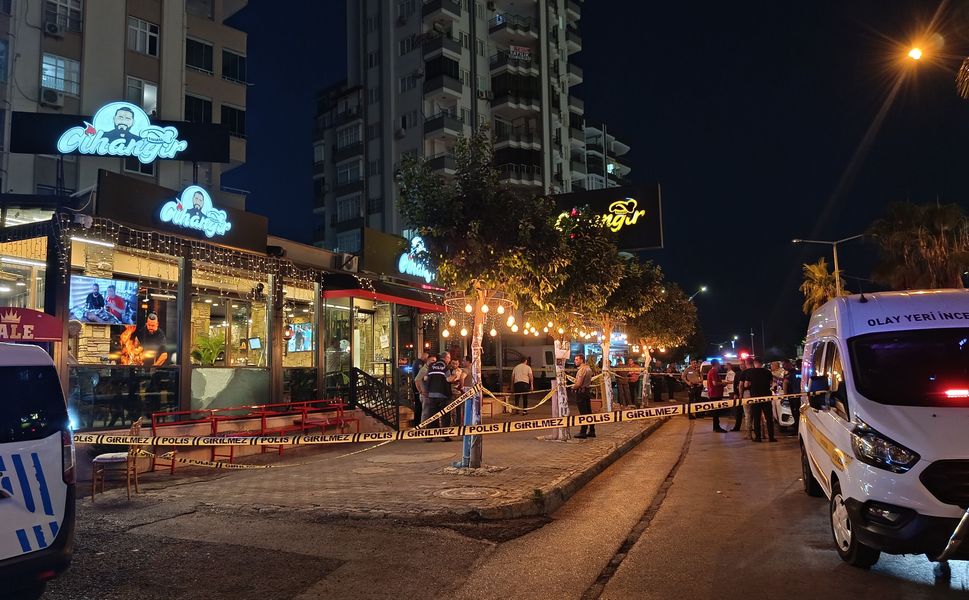 Adana'da Kebapçıya Kurşun Yağdı: 4 Kişi Yaralandı