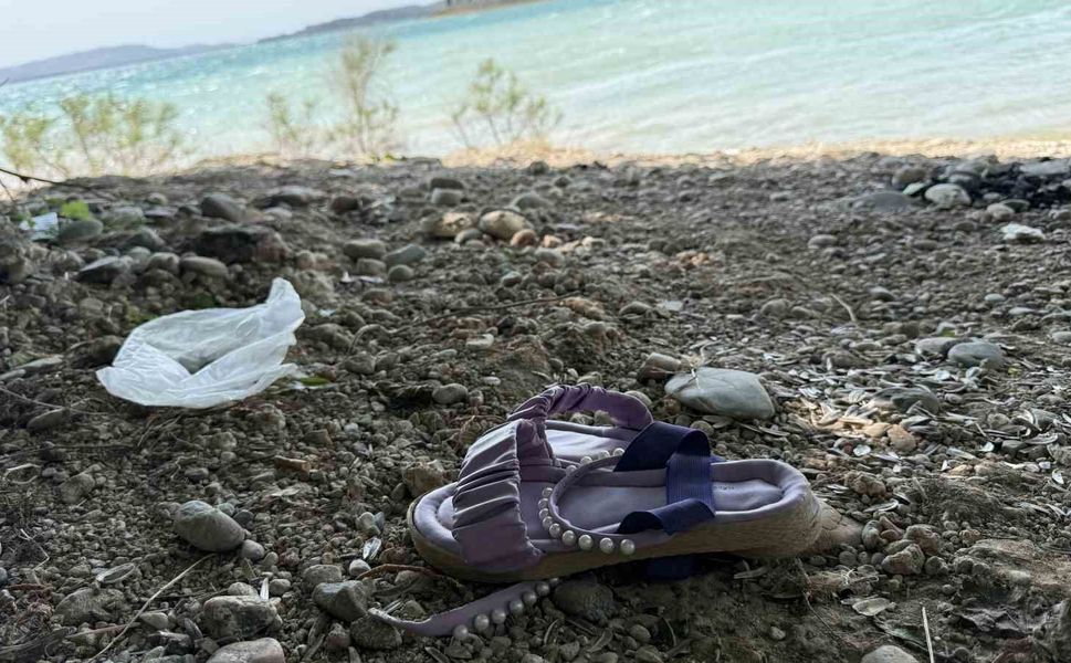 Adana'da Yürek Yakan Olay! Çocuğunun Terliğini Almak İsterken Hayatını Kaybetti