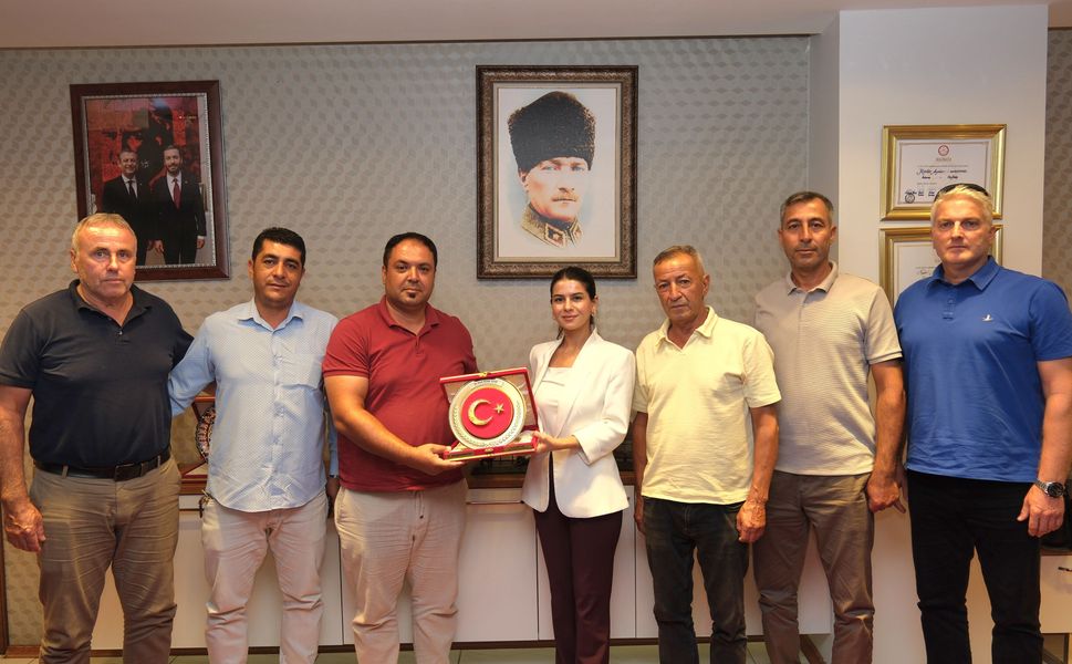 Ceyhan'da Kırsal Mahalle Muhtarlarından Başkan Vekili Yıldız'a Anlamlı Ziyaret