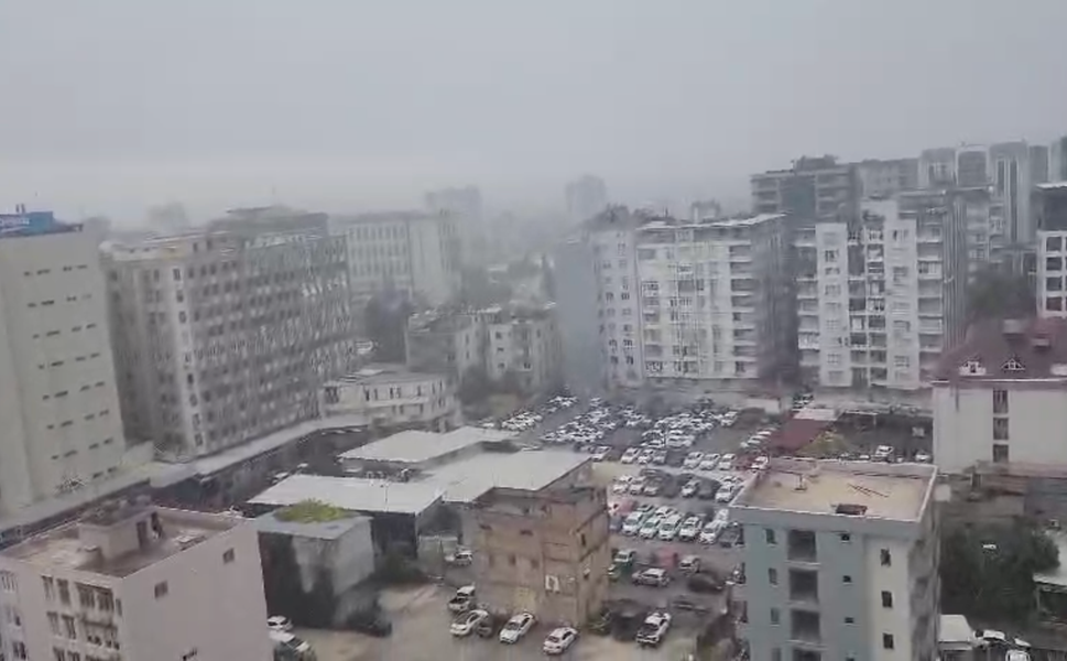 Adana'da Beklenen Yağmur Başladı! Merkez İlçelerde Serinlik Etkisini Gösterdi