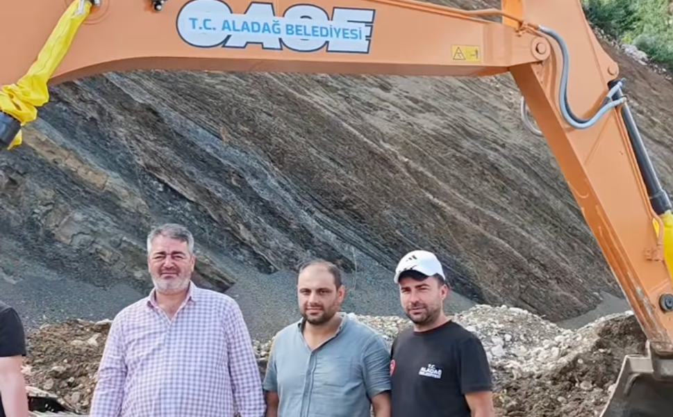 Aladağ'a Güç Katacak Hibe Araç Hizmete Girdi! Başkan Özdemir'den Teşekkür