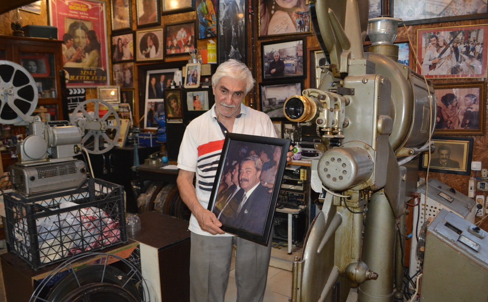 Adana'da Kadir İnanır İçin Duygulandıran Vefa! Filmleri Ücretsiz Gösteriliyor