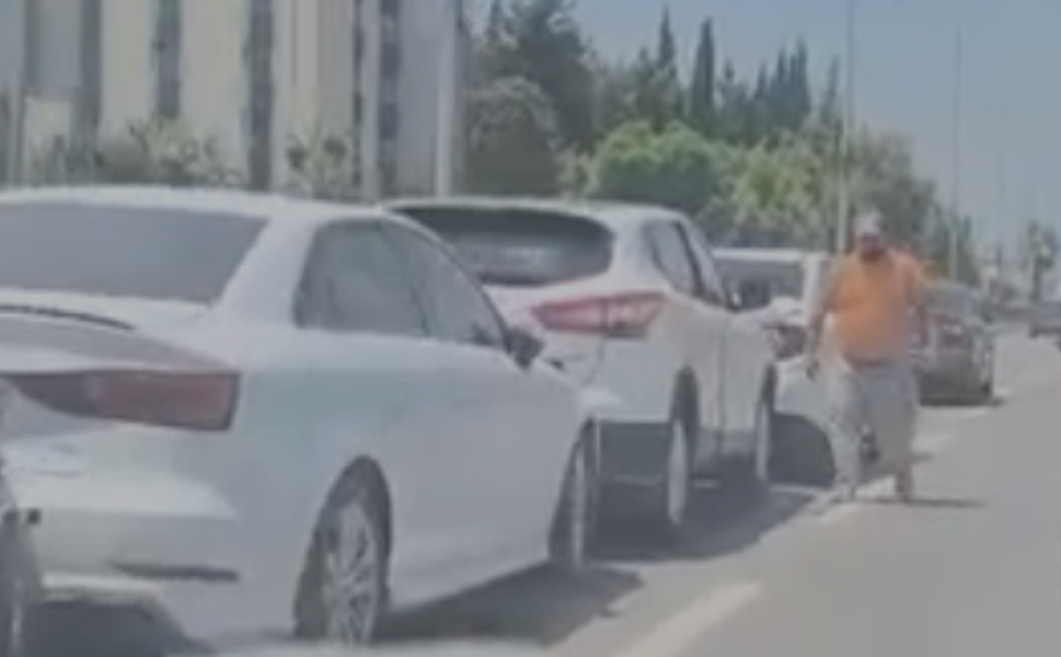 Adana'da 8 Araç Birbirine Girdi! Trafik Durma Noktasına Geldi