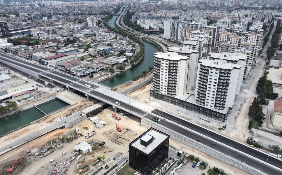 Adana'da Trafik Rahatlayacak! Ege Bağatur Üst Geçidi Çalışmaları Hızlandı