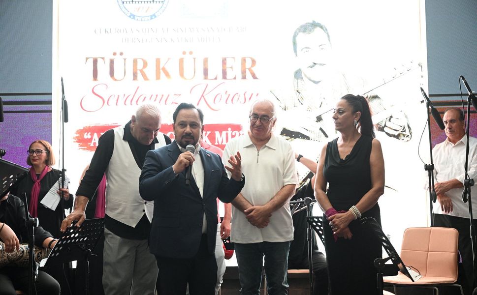 Sarıçam'da Duygu Dolu Gece! Ali Limoncu Türküleri Büyük Alkış Aldı