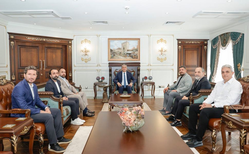 Vali Yavuz'a Adaletgücü Forması..
