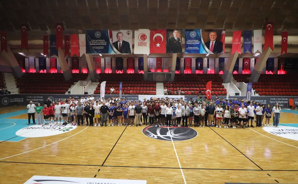 Anadolu Yıldızlar Ligi Basketbol Grup Müsabakaları Adana'da Başladı
