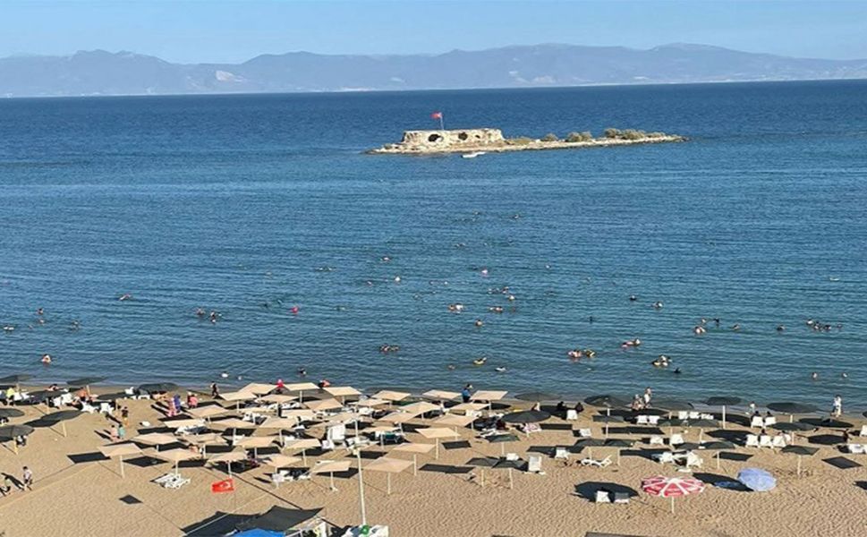 Karataş ve Yumurtalık'ta Hafta Sonu Yoğunluğu: Adanalılar Serinlemek İçin Sahillere Akın Etti