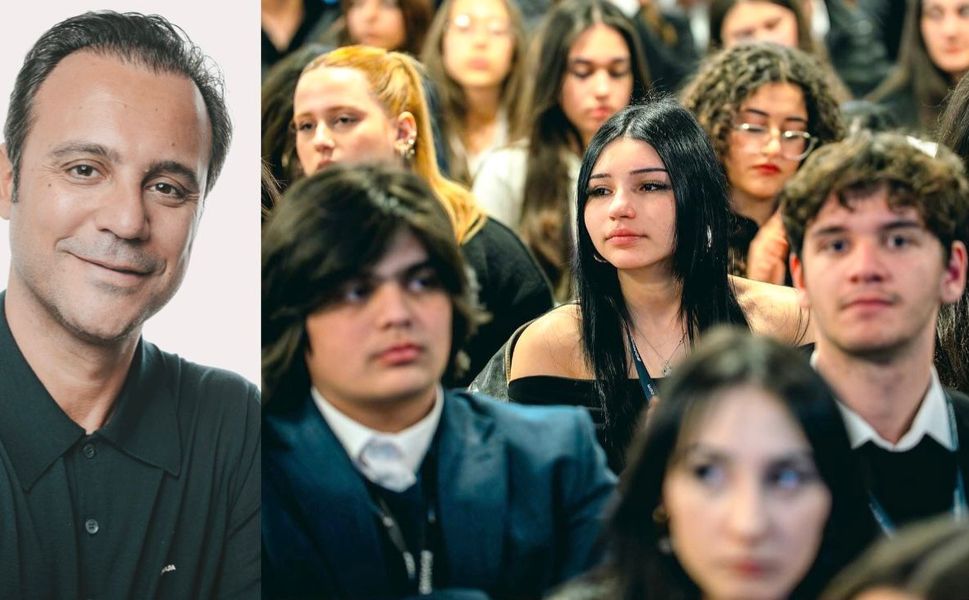 Gündoğdu Koleji Mezunları Dünyaya Açıldı! 21 Ülkede Türkiye'yi Temsil Ediyor