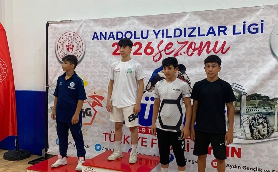 Adanalı Güreşçilerden 4 Madalya