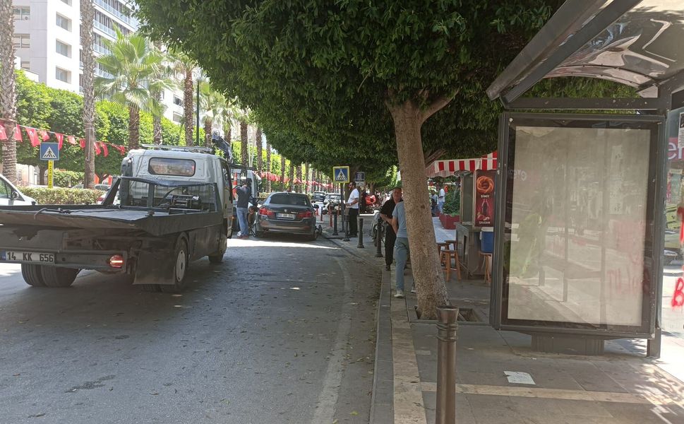Araçlar Tek Tek Çekildi: Adana Trafiğinde Nefes Aldıran Operasyon
