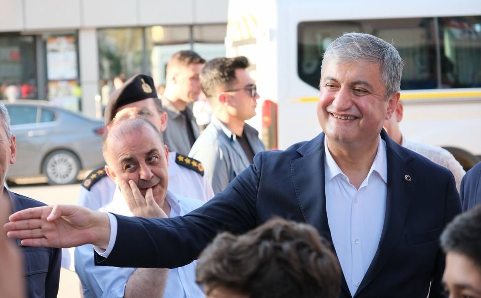 Adana Valisi Mustafa Yavuz'dan Yüreğir'de Esnaf ve Mahalle Ziyareti