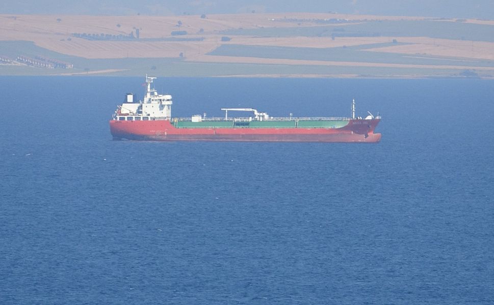 Adana'ya Giden Kimyasal Tanker  İçin Çanakkale'de Alarm