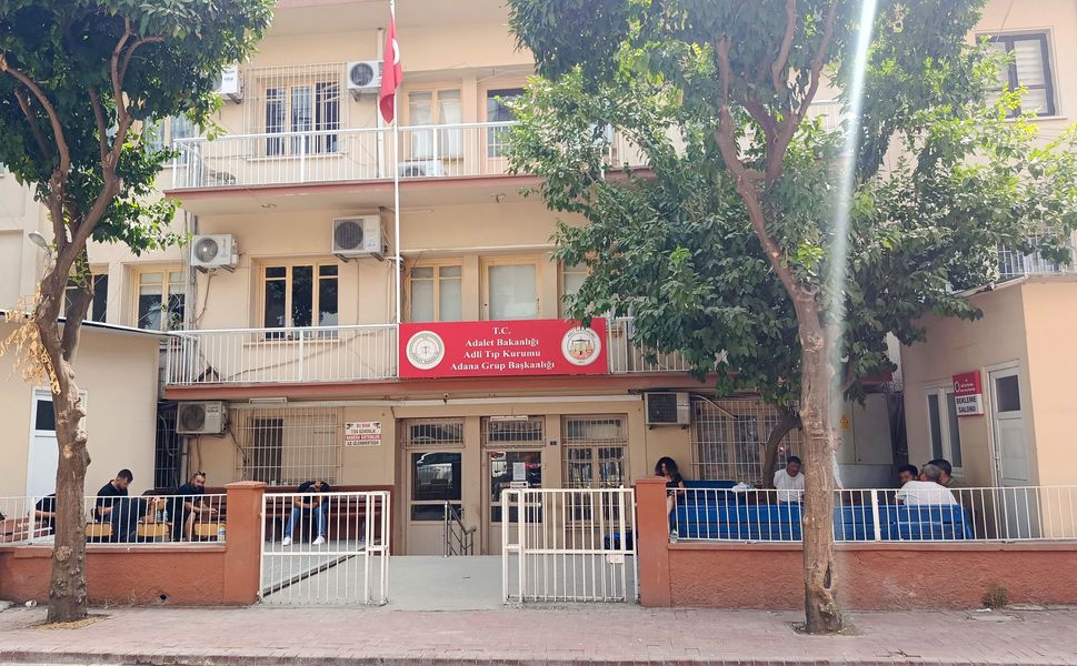 Adana'da Gizemli Ölüm: Oto Kilitçisinde 2 Cansız Beden