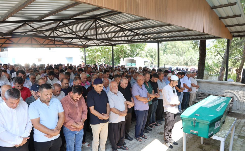 Göçükte Hayatını Kaybeden İşçi Kozan’da Son Yolculuğuna Uğurlandı