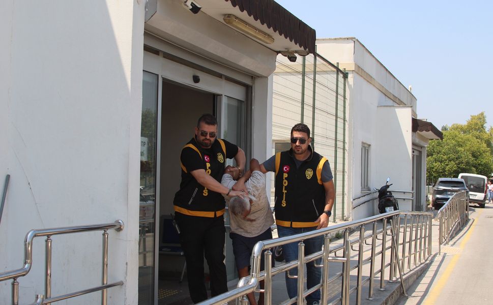 Adana’da Eski Eşini 8 Yerinden Bıçaklamıştı: Adliyeye Sevk Edildi