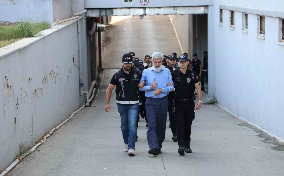 Adana'da Alparslan Kuytul ve Eşi Semra Kuytul Tutuklandı