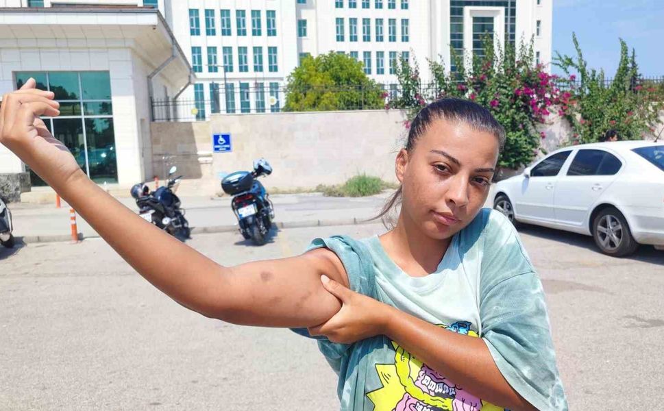 Adana'da Arazi Anlaşmazlığı Şiddete Dönüştü: Genç Kadına Amca Dayağı Kamerada