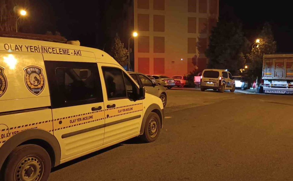 Adana’da Bıçaklı Kavga! 26 Yaşındaki Genç Ağır Yaralandı