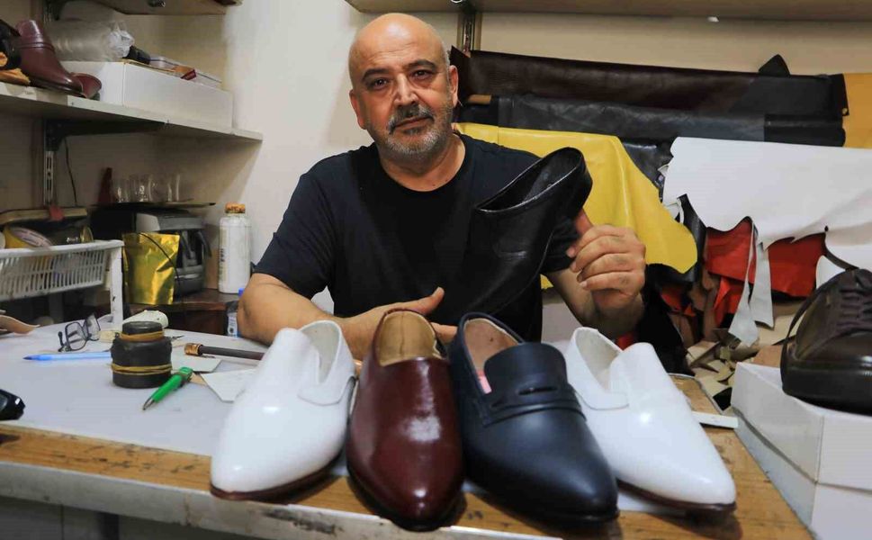 Adana’da Bir Dönemin Vazgeçilmeziydi! Yumurta Topuk Ayakkabılar Tarihe mi Karışıyor?