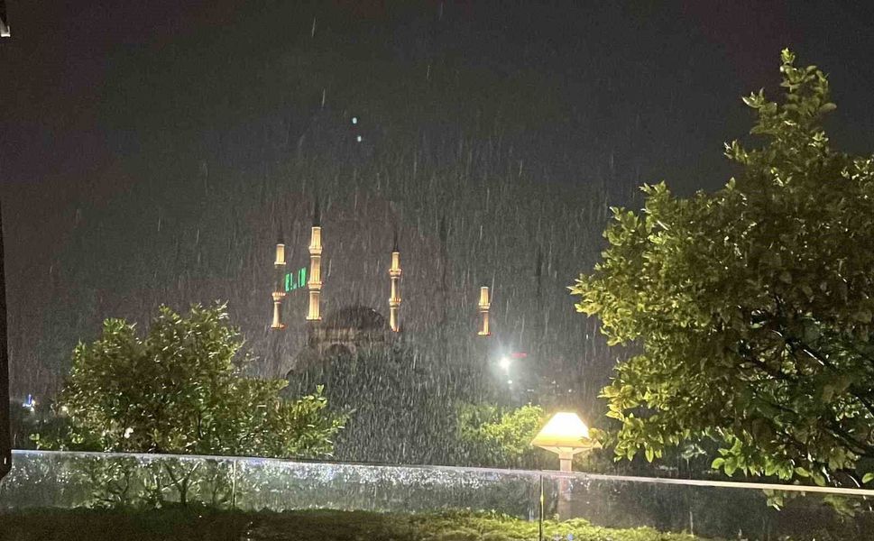 Adana’da Sağanak Sürprizi! Kentin 4 İlçesinde Yağmur Etkili Oldu