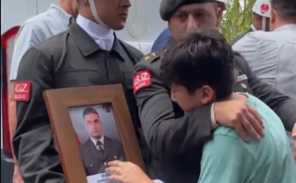 Şehit Uzman Çavuş Kasım Yurt, Ceyhan'da Gözyaşlarıyla Uğurlandı