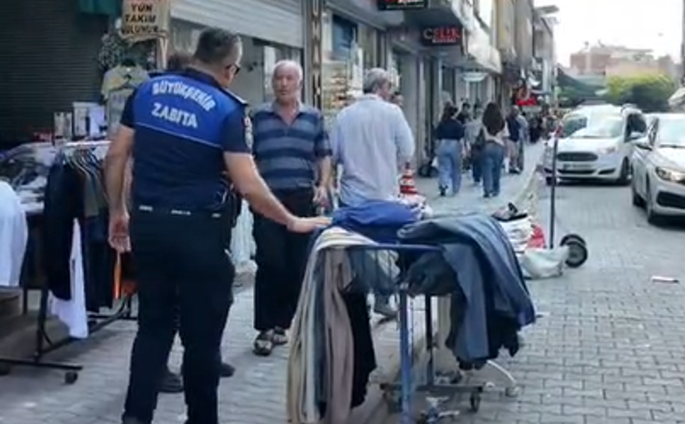 Zabıta ve Emniyetten Ortak Operasyon: Adana'da Kaldırım İşgaline Geçit Yok