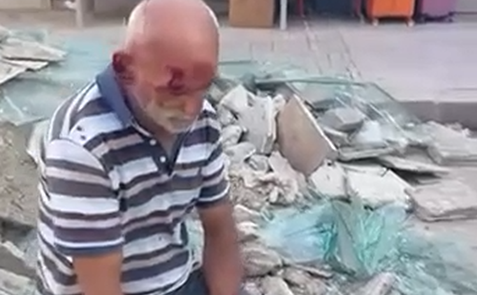 Yaşlı Adam Kanlar İçinde Kaldı: Adana'da Motosiklet Yaşlı Adama Çarptı