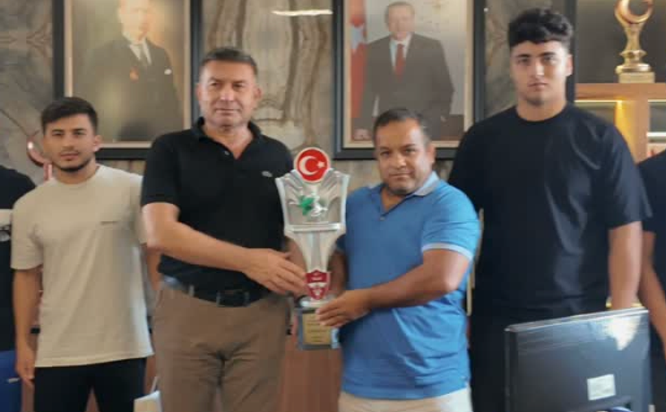 Karaisalı’nın Gururu Türkiye İkincisi! Güreşçilerden Büyük Başarı