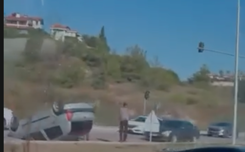 Çukurova’da Otomobil Takla Attı: Sürücü Yaralandı
