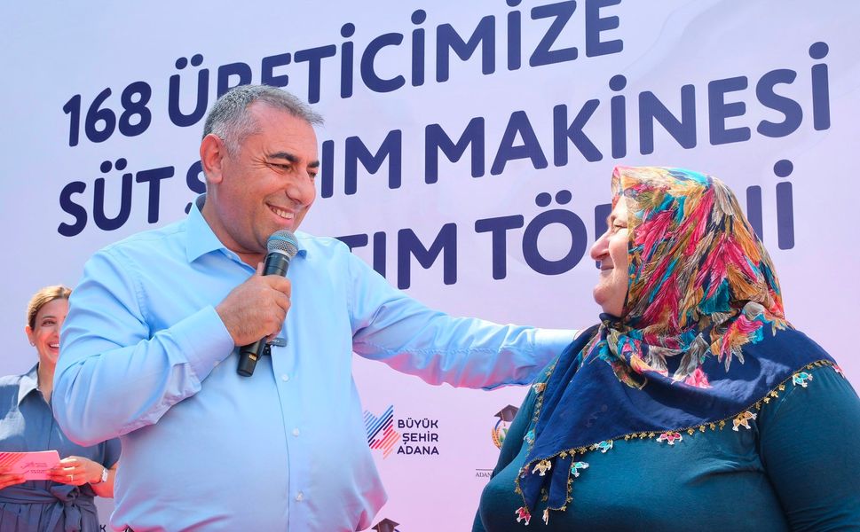 Adana Büyükşehir'den Sarıçamlı Üreticilere 168 Adet Süt Sağım Makinesi Desteği
