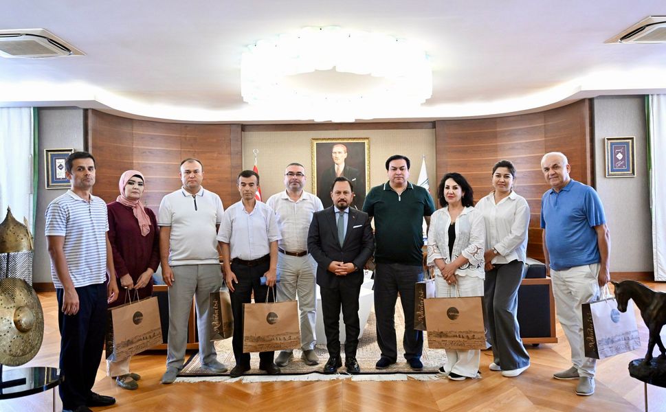Özbekistan Heyeti Sarıçam'da! Dijital Tarım Merkezi İlgi Odağı Oldu