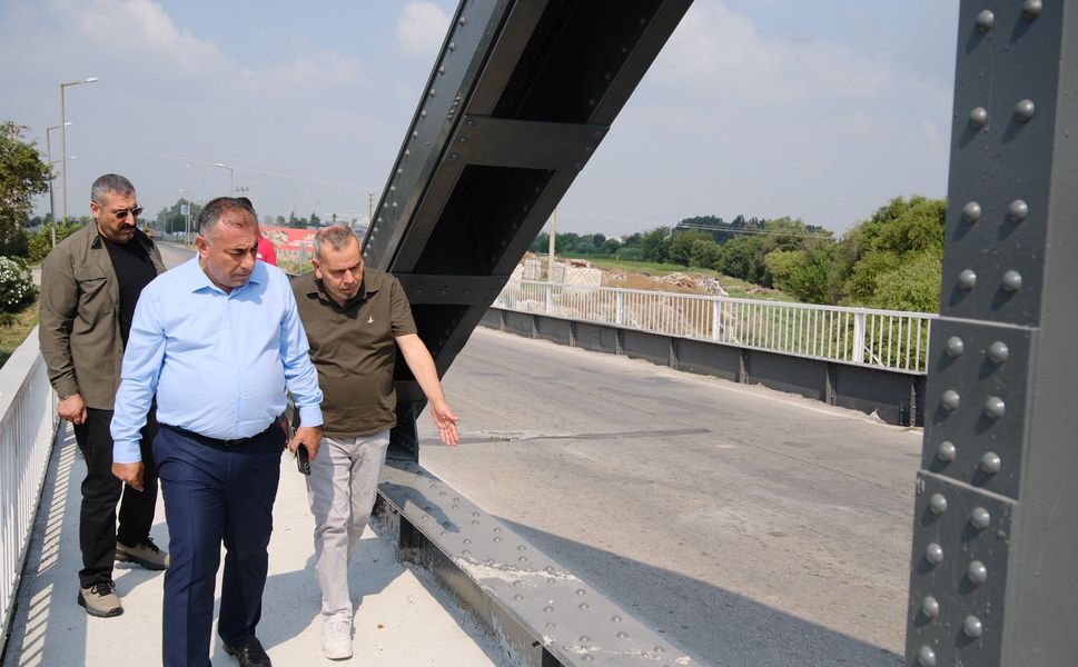 Ceyhan’ın 6 Noktasında Çalışmalar Sürüyor