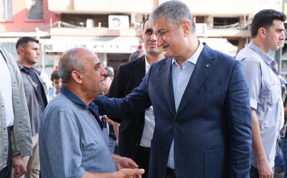 Adana Valisi Mustafa Yavuz, Obalar Caddesi’nde Esnafı Ziyaret Etti