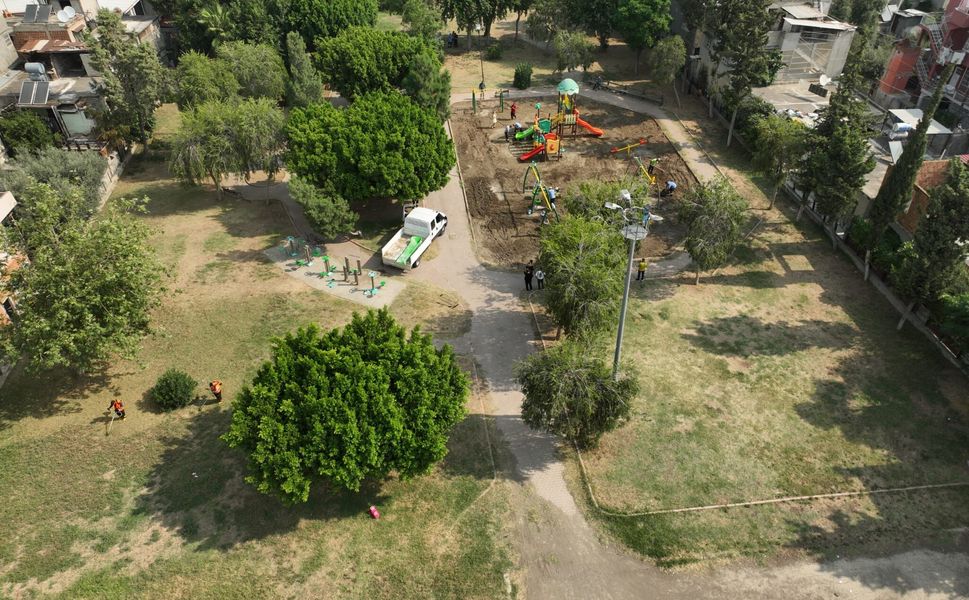 Seyhan’da park ve bahçelerde seferberlik: 24 mahallede budama, 17 parkta yenileme