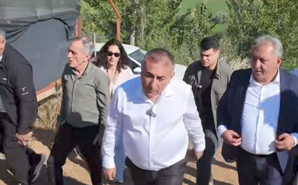 Adana’da Tarlalara İndiler! Güngör Geçer Üreticilerin Sorunlarını Yerinde Dinledi