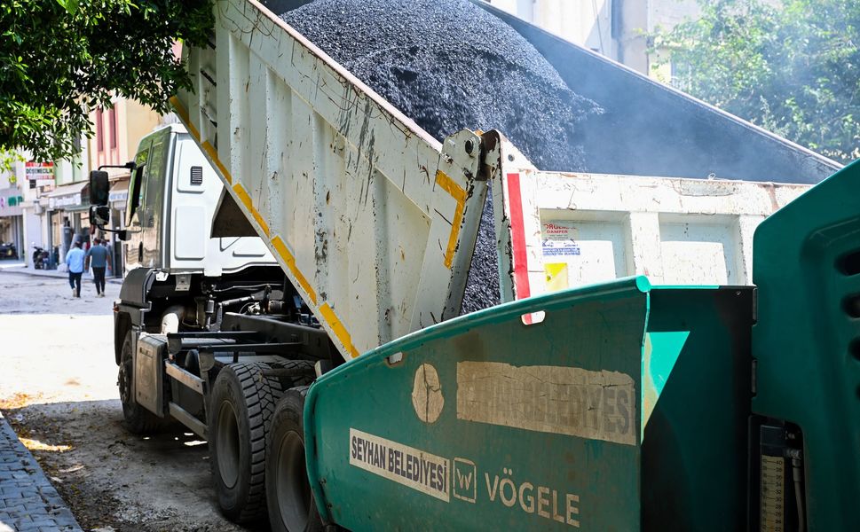 Seyhan Ulucami Mahallesi’nde Yol ve Asfalt Çalışması