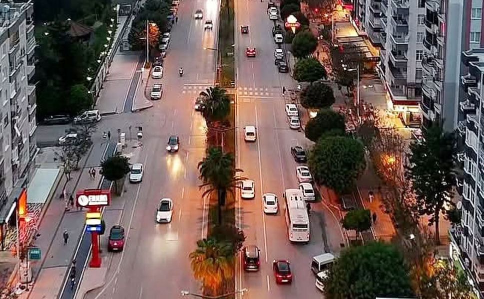 Turgut Özal Bulvarı'nda Yaşanan Trafik Terörü Vatandaşı İsyan Ettirdi