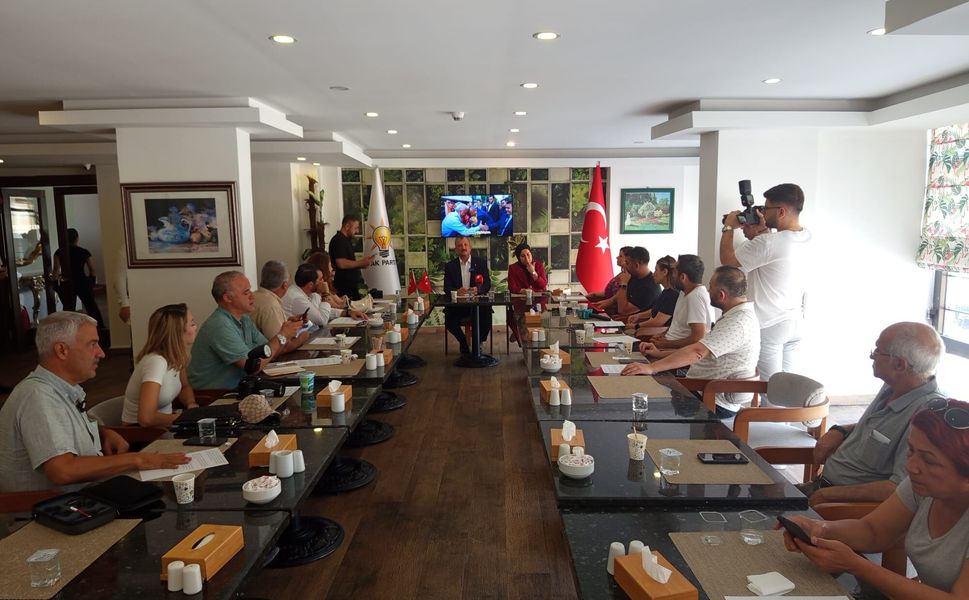 "Güçlü Seyhan, Güçlü Teşkilat" Mesajı: Ak Parti Seyhan İlçe Başkanı Ali Coşkun Gazetecilerin Sorularını Yanıtladı