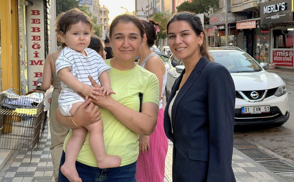 Başkan Vekili Av. Sevil Aydar Yıldız, Çarşı Esnafı ve Vatandaşlarla Buluştu