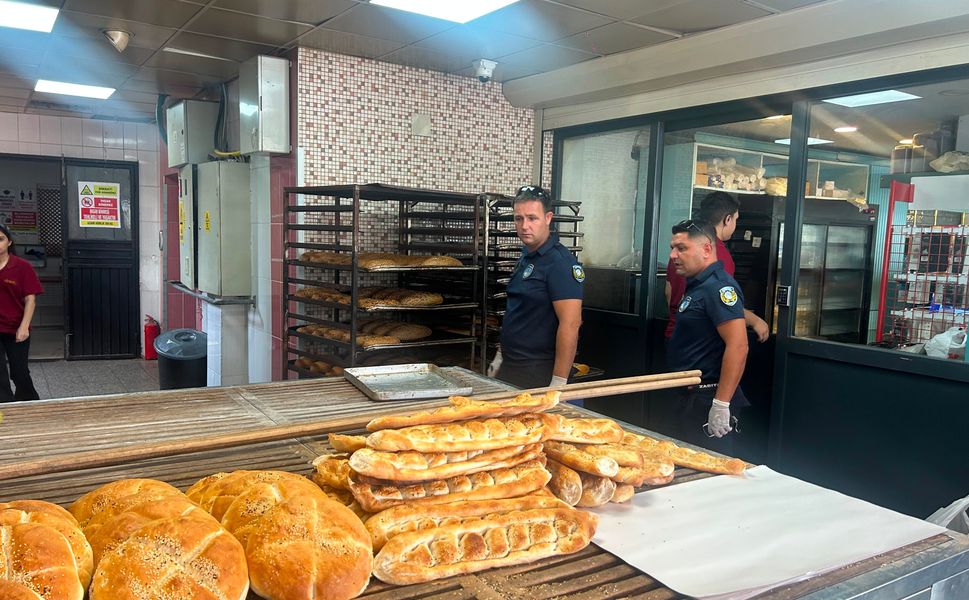 Ceyhan'da Zabıta Ekiplerinden Fırınlara Sıkı Hijyen Denetimi