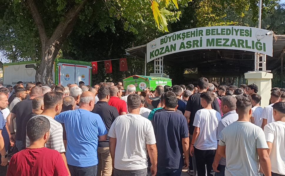 Kozan’da Yürek Yakan Veda! 17 Yaşındaki Ayaz Son Yolculuğuna Uğurlandı