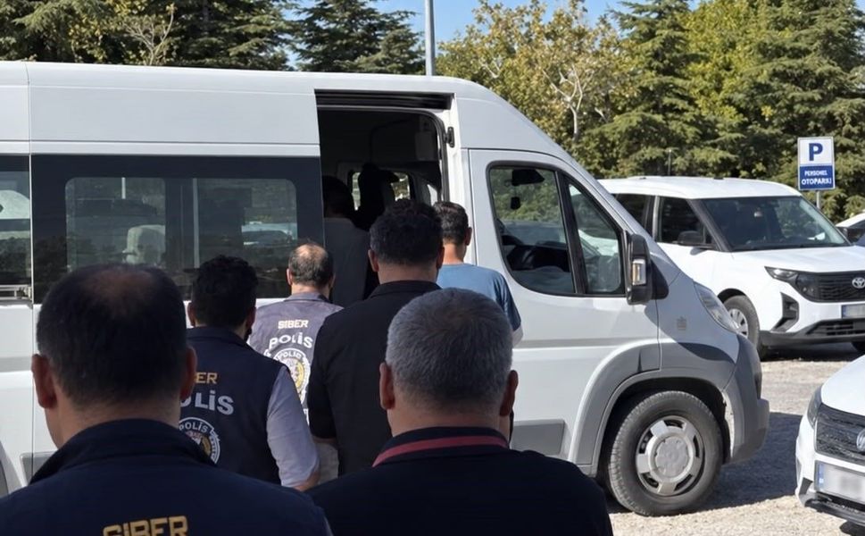 Adana Dahil 8 İlde Büyük Operasyon! 2 Milyon Liralık Vurgun İddiası
