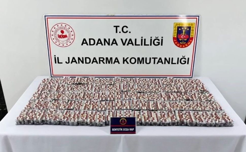 Adana’da Jandarmadan Uyuşturucu Operasyonu: Binlerce Hap Ele Geçirildi